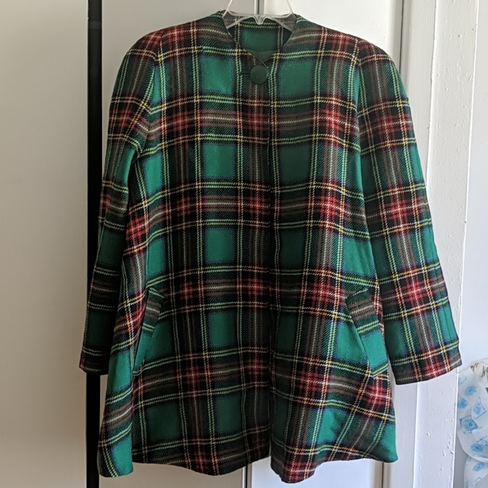 Vintage 1993 Green plaid cape w sleevesfrom Spain